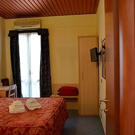 Nizza Szálloda Milánó
